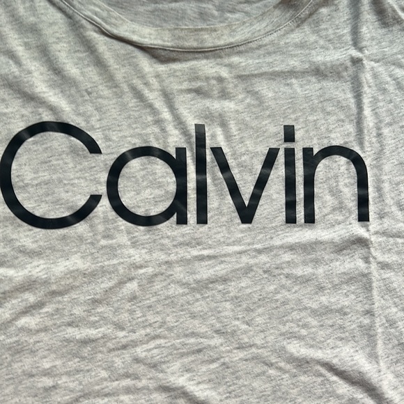 Calvin Klein Cropped T-Shirt - Picture 3 of 4